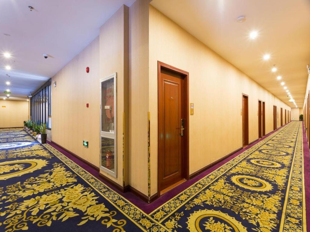 Hotel Junlai Pudong Airport 3*
