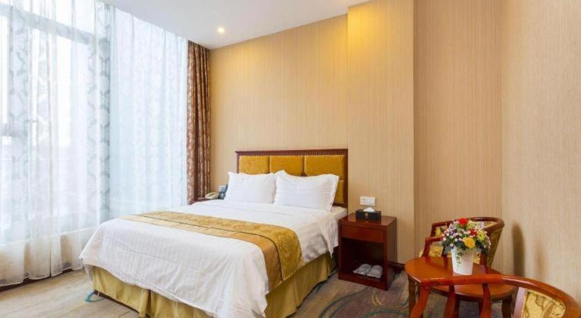 Hotel Junlai Pudong Airport 3*