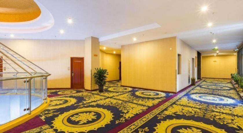 Hotel Junlai Pudong Airport 3*
