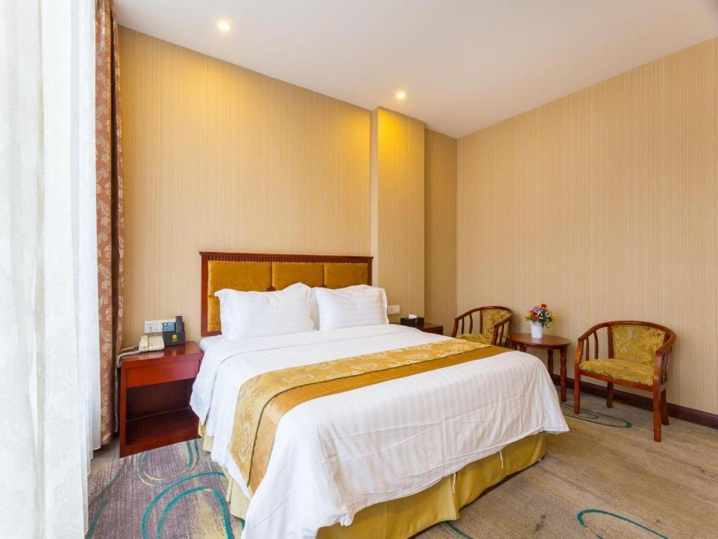 Hotel Junlai Pudong Airport 3*