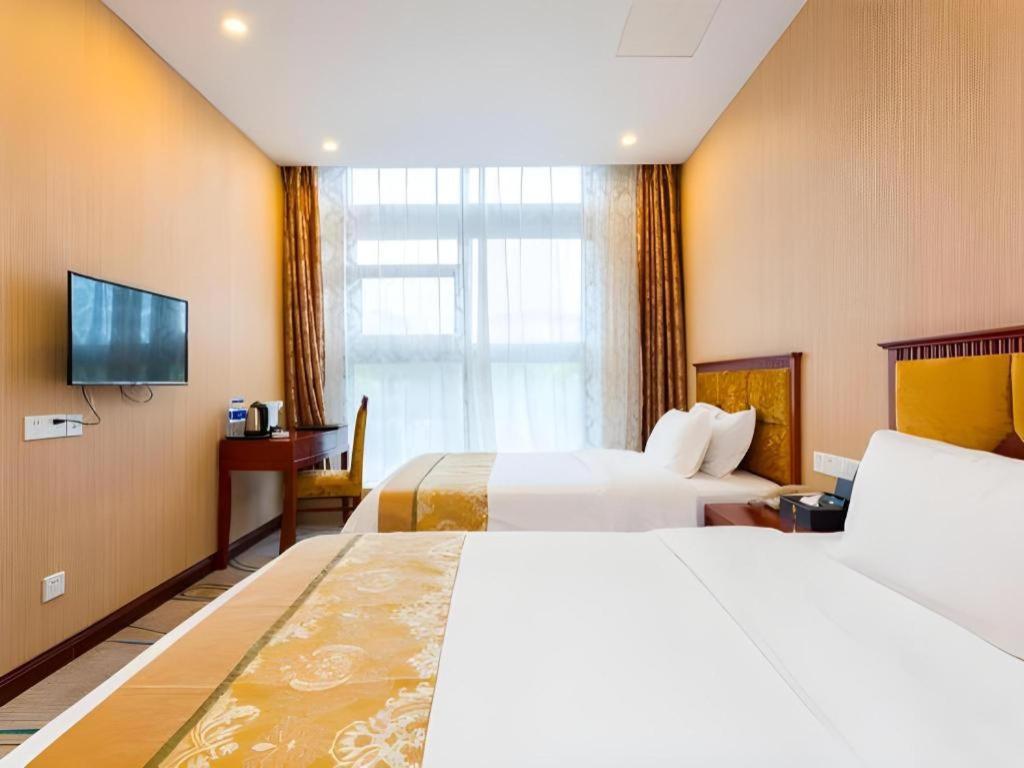 Junlai Pudong Airport Hotel 3*