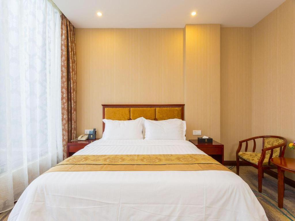 Junlai Pudong Airport Hotel 3*